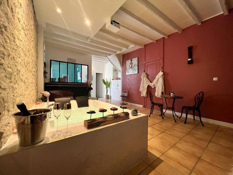 Suite Romance - Jacuzzi Moret-sur-Loing Esterno foto