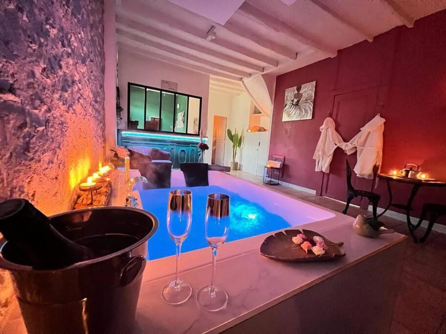 Suite Romance - Jacuzzi Moret-sur-Loing Esterno foto