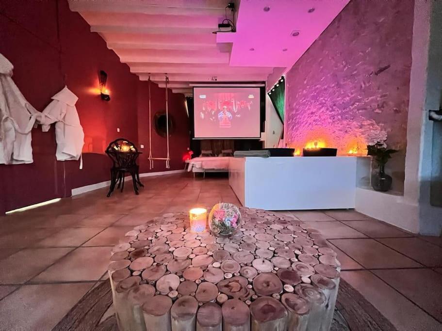 Suite Romance - Jacuzzi Moret-sur-Loing Esterno foto